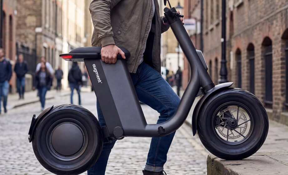 Ce deux-roues électrique pliable vous suit jusqu'à l'étage : la mobilité urbaine réinventée