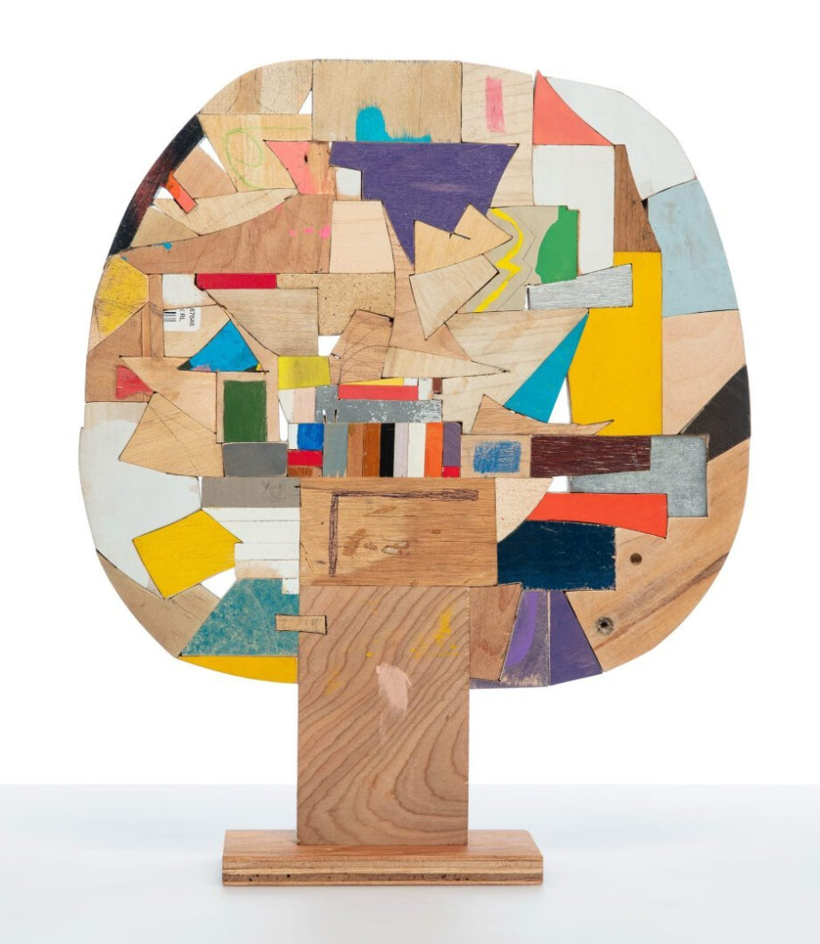 Chutes de bois : créer chaque jour une sculpture miniature bancale, un défi créatif zéro déchet