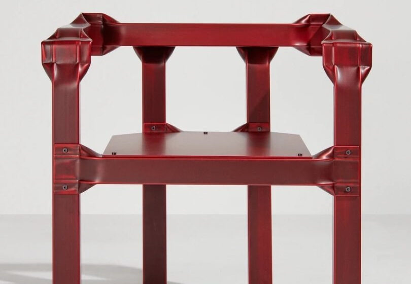 Mobilier essentiel : quand le métal plié et courbé façonne le design contemporain