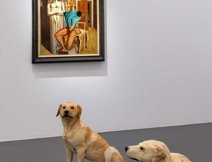 Maurizio Cattelan : le farceur métaphysique qui transforme le chaos en art sacré détourné