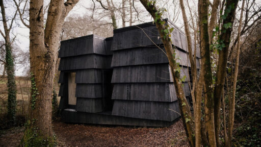 Bather's Cabin : une architecture minimaliste dédiée au rituel du bain