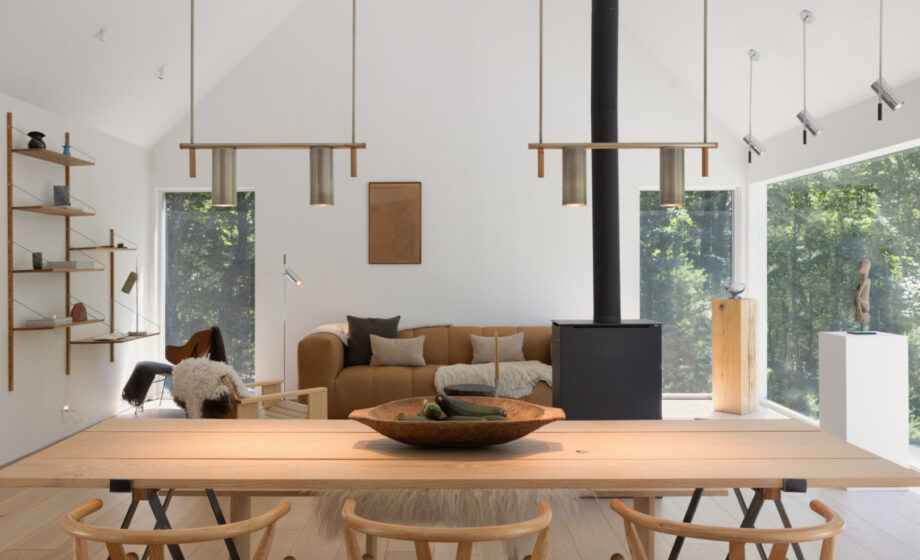 Coil + Drift : quand le mobilier se dessine à la lumière rasante