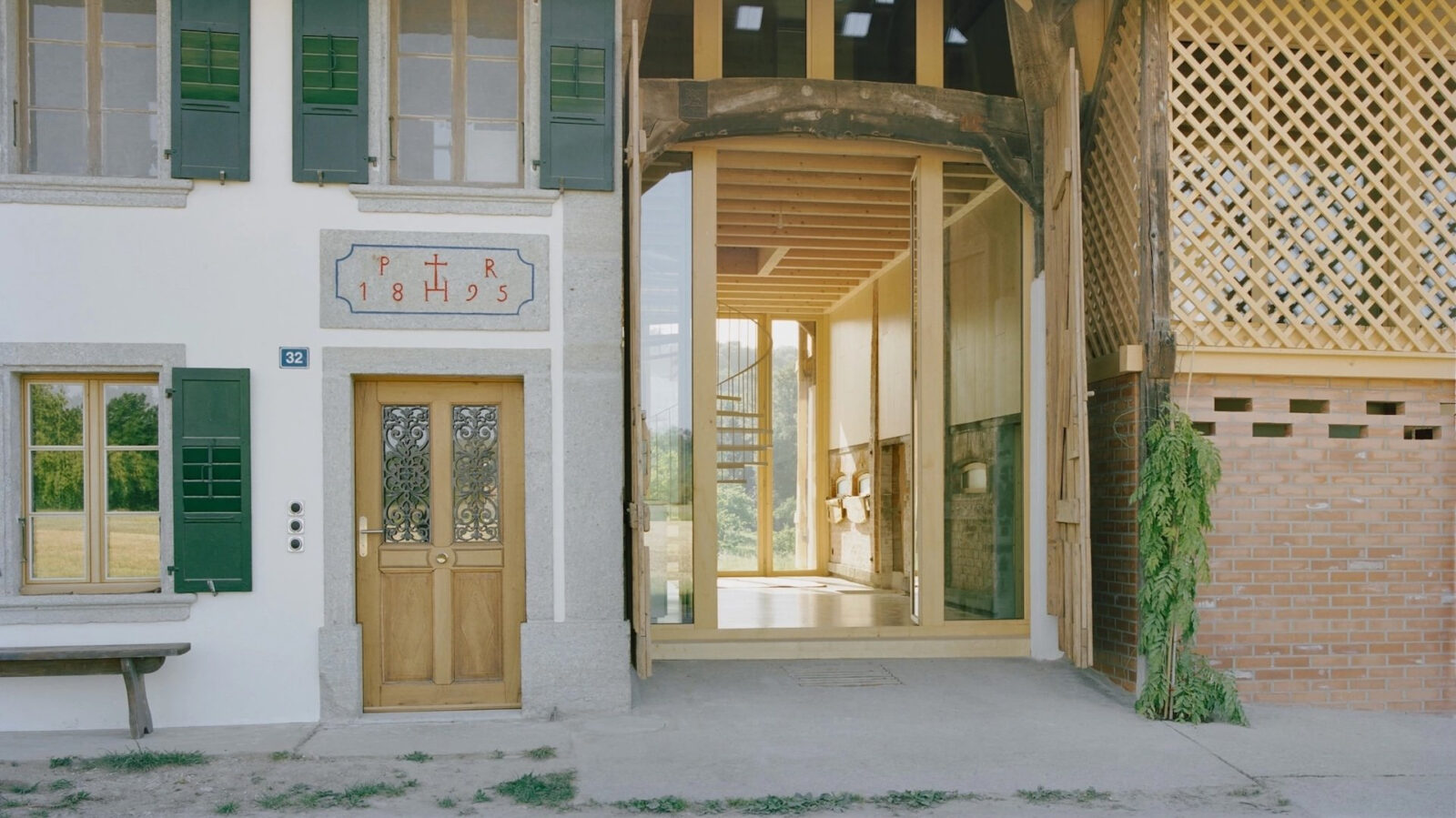 L'ancienne ferme de Chassey-lès-Montbozon transformée en six logements