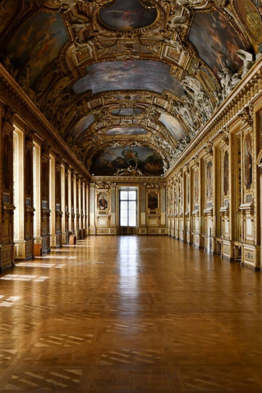 La galerie d'Apollon rouvre ses portes au Louvre après le spectaculaire cambriolage de ses joyaux