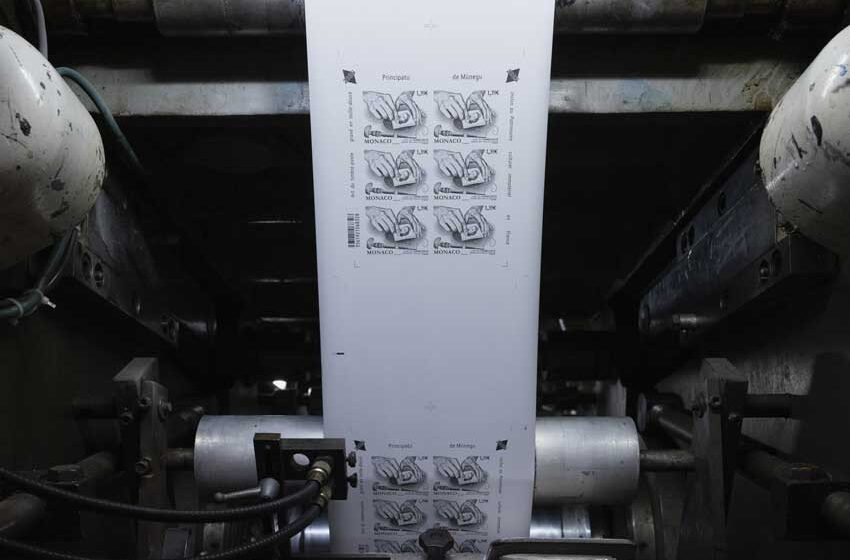 Gravure de timbres : ces douze artisans du burin qui perpétuent la miniature postale française